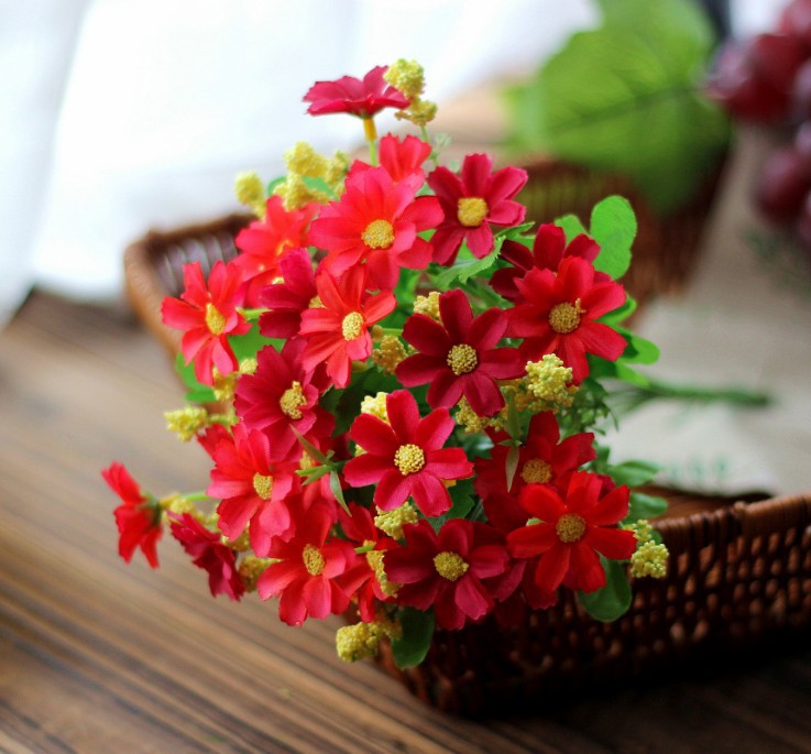 Offres du Black Friday 2024 Fleurs artificielles Marguerite pour l'extérieur Fleurs résistantes aux UV Vente en gros 