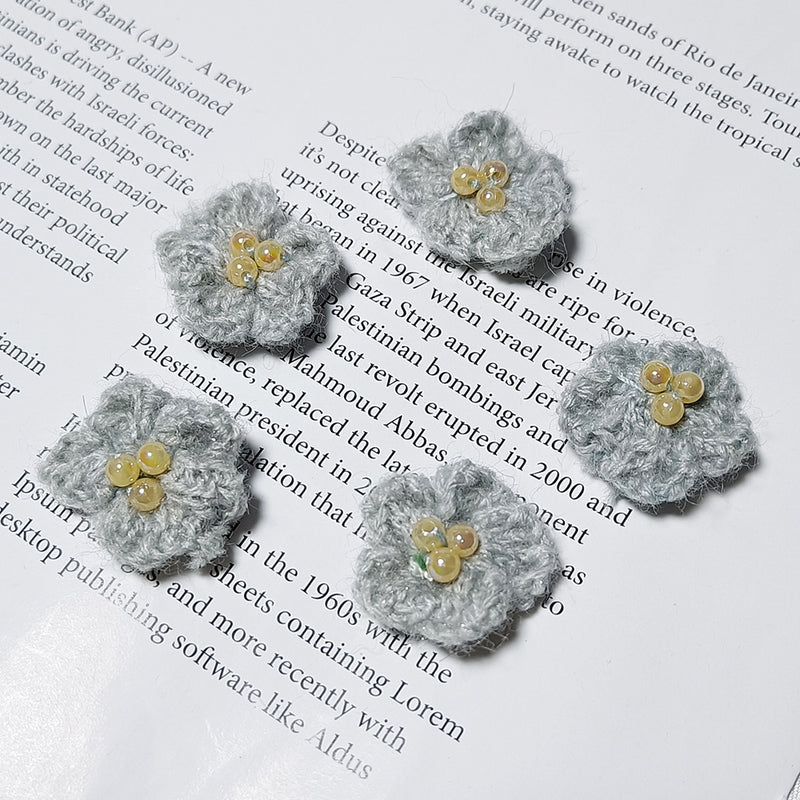 5-Pack Knitted Daisy Flowers, 1-Inch Crochet Yarn Appliqués, Warm-Tone Embellishments for DIY Crafts, Wedding Decor, Gift Wrapping & Scrapbooking