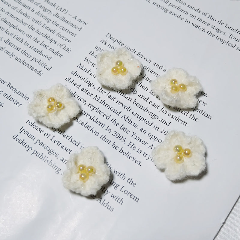 5-Pack Knitted Daisy Flowers, 1-Inch Crochet Yarn Appliqués, Warm-Tone Embellishments for DIY Crafts, Wedding Decor, Gift Wrapping & Scrapbooking