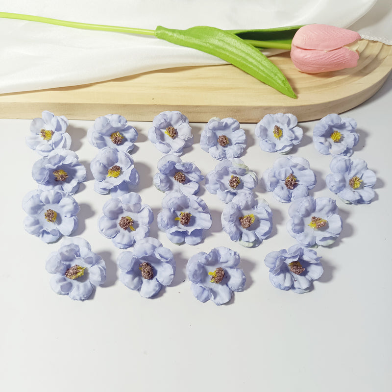 100 Pcs Mini Daisy Flower Heads, 1 Inch Lifelike Artificial Daisies for Crafts, Bulk Faux Flowers for DIY Wedding Decor, Wreaths, Table Scatter