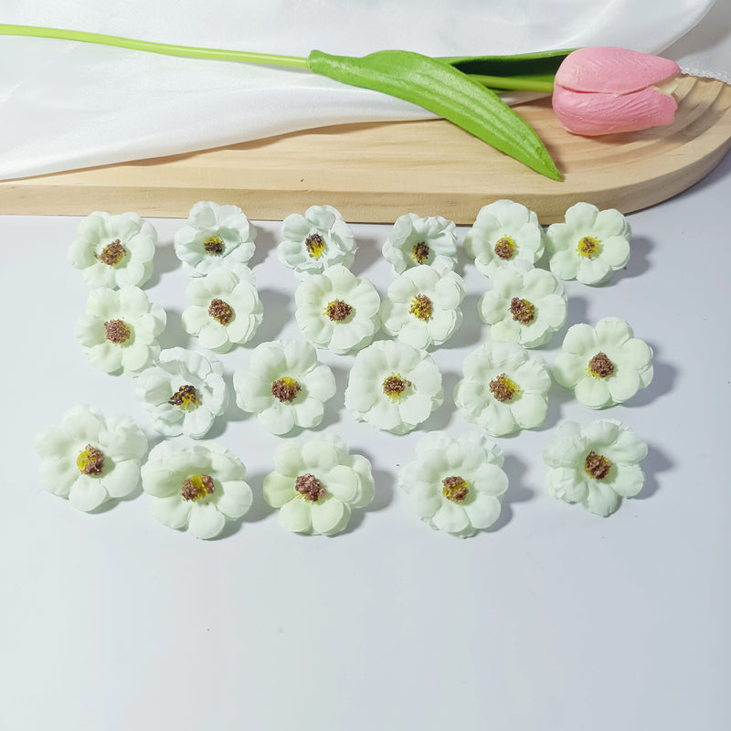 100 Pcs Mini Daisy Flower Heads, 1 Inch Lifelike Artificial Daisies for Crafts, Bulk Faux Flowers for DIY Wedding Decor, Wreaths, Table Scatter
