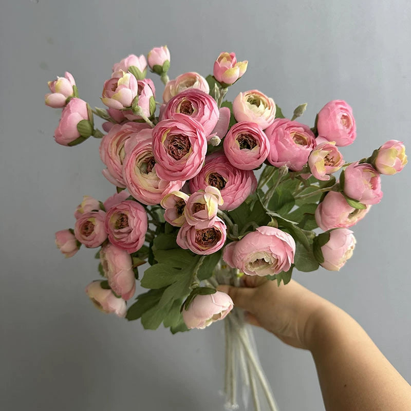 Velvet-Touch Faux Ranunculus Stem, 19-Inch 7-Head Artificial Camellia, Lifelike Silk Flowers for Vase, Wedding Bouquet, Home Decor, DIY Floral Arrangements