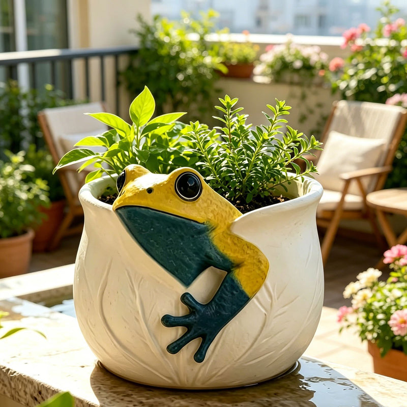 Mini Frog Planter, 4.4" x 4" x 3.1" Resin Garden Decor, Whimsical Indoor/Outdoor Tabletop Decor for Home, Office, Wedding Centerpieces
