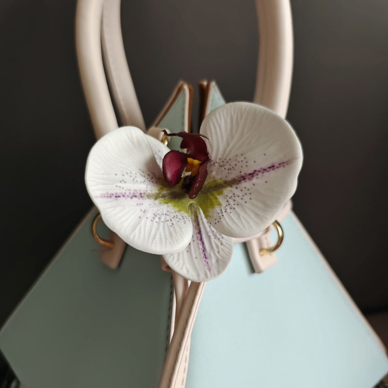 Bulk 24Pcs Ultra Realistic Touch Artificial Phalaenopsis Orchid Heads for Cake Flowers Wholesale