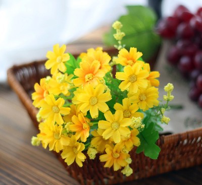 Offres du Black Friday 2024 Fleurs artificielles Marguerite pour l'extérieur Fleurs résistantes aux UV Vente en gros 