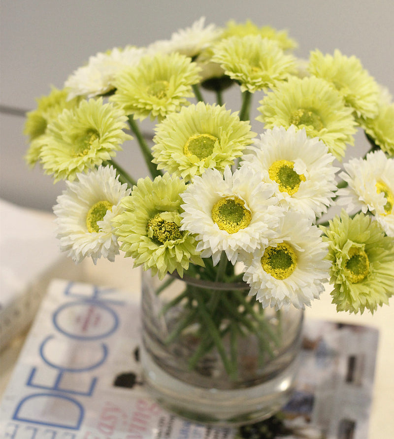 Lot de 10 tiges de marguerites africaines artificielles en vrac de 7,8 pouces, bouquet de fleurs de gerbera, arrangements floraux de table de printemps, vente en gros