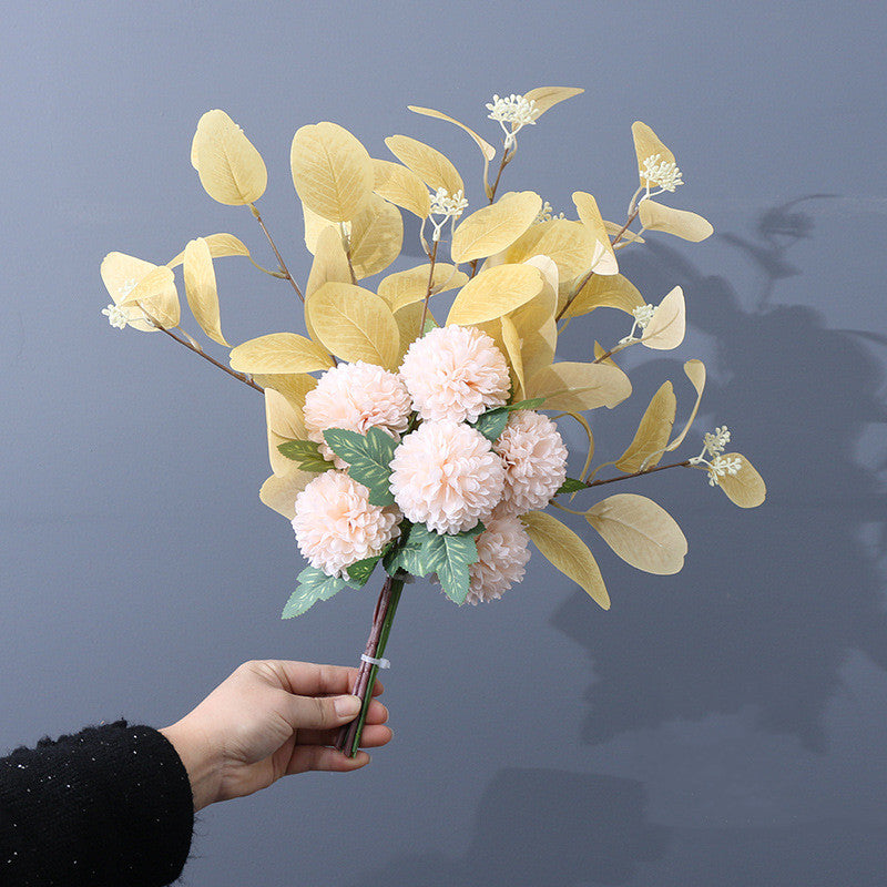 Bouquets de fleurs artificielles en vrac Kiku Flowers Mum Ball Floral avec eucalyptus pour arrangements de mariage Centres de table en gros