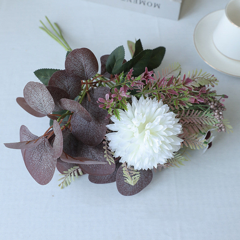 Bouquets d'eucalyptus et de chrysanthèmes en vrac Arrangement de fleurs en soie Décoration de mariage d'automne en gros