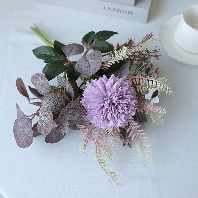 Bouquets d'eucalyptus et de chrysanthèmes en vrac Arrangement de fleurs en soie Décoration de mariage d'automne en gros
