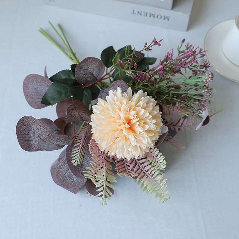 Bouquets d'eucalyptus et de chrysanthèmes en vrac Arrangement de fleurs en soie Décoration de mariage d'automne en gros