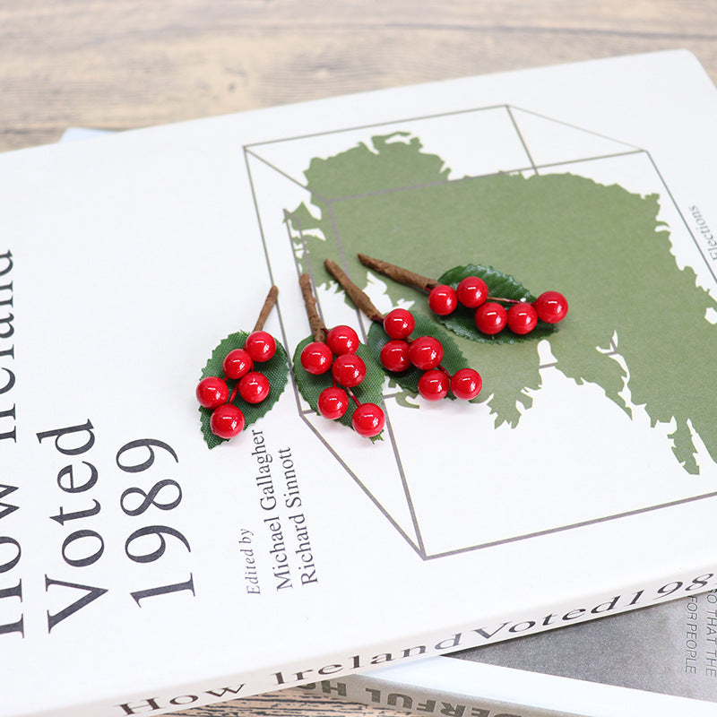 Lot de 10 têtes de baies rouges artificielles en vrac pour couronne, bricolage, décoration de boîte cadeau, vente en gros