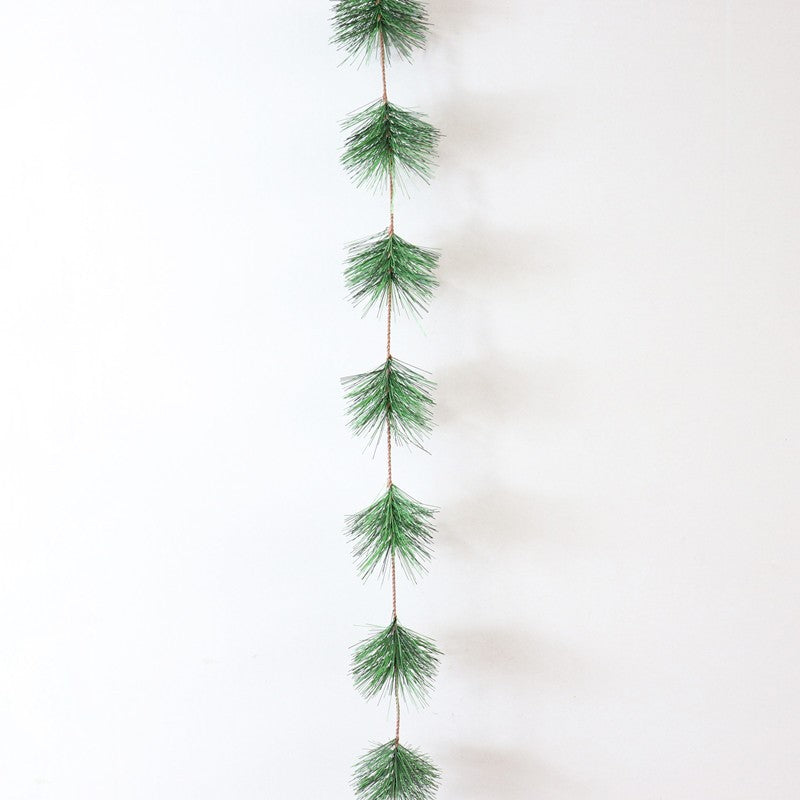 Guirlande de Noël en aiguilles de pin artificielles en vrac de 4,7 pieds pour décoration de centre de table de cheminée en gros