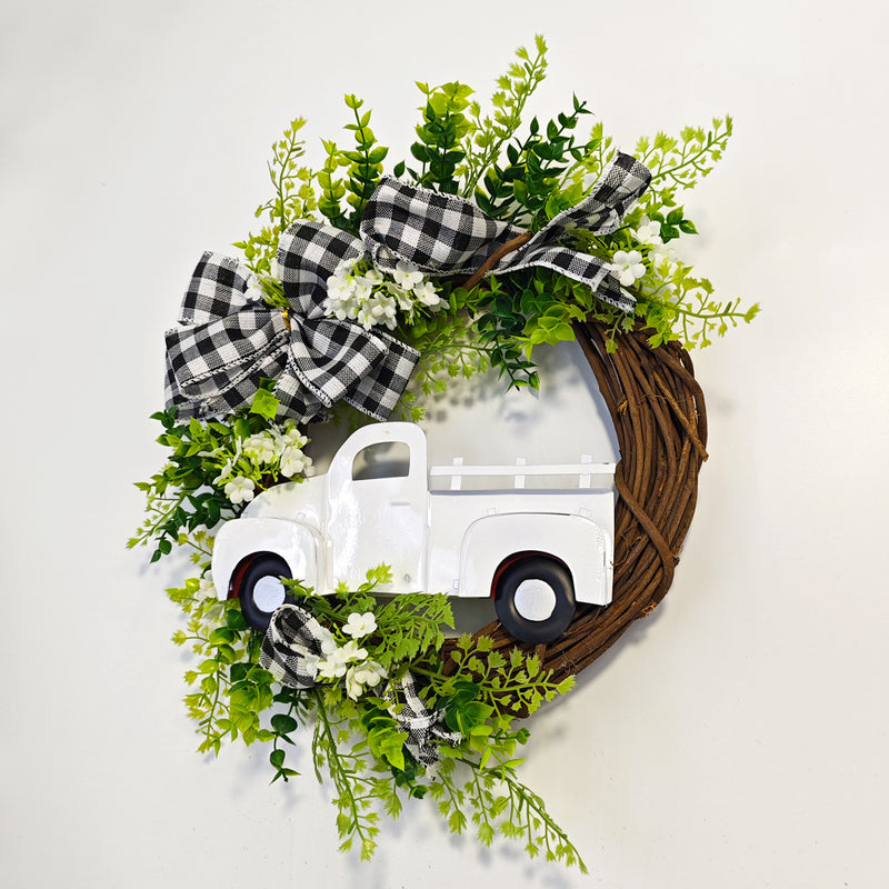 Bulk Christmas Truck Eucalyptus Wreaths Artificial Flower Wreaths Ornament for Front Door Wall Hanging Home Decoration Wholesale