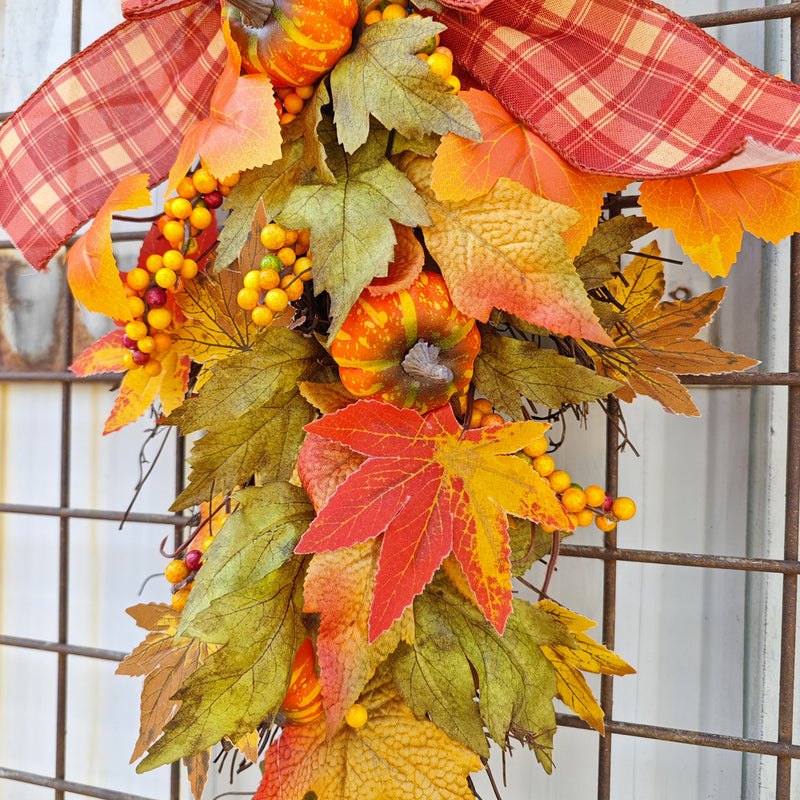 Guirlande de feuilles d'érable et de citrouille d'automne en vrac Guirlande murale artificielle en forme de larme pour porte d'entrée Décoration de festival de récolte de ferme de Thanksgiving en gros