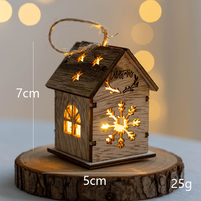 Pendentifs de maison en bois en forme de bonhommes de neige, d'élans et de flocons de neige lumineux en vrac, ornements lumineux suspendus, décoration d'arbre de Noël, vente en gros