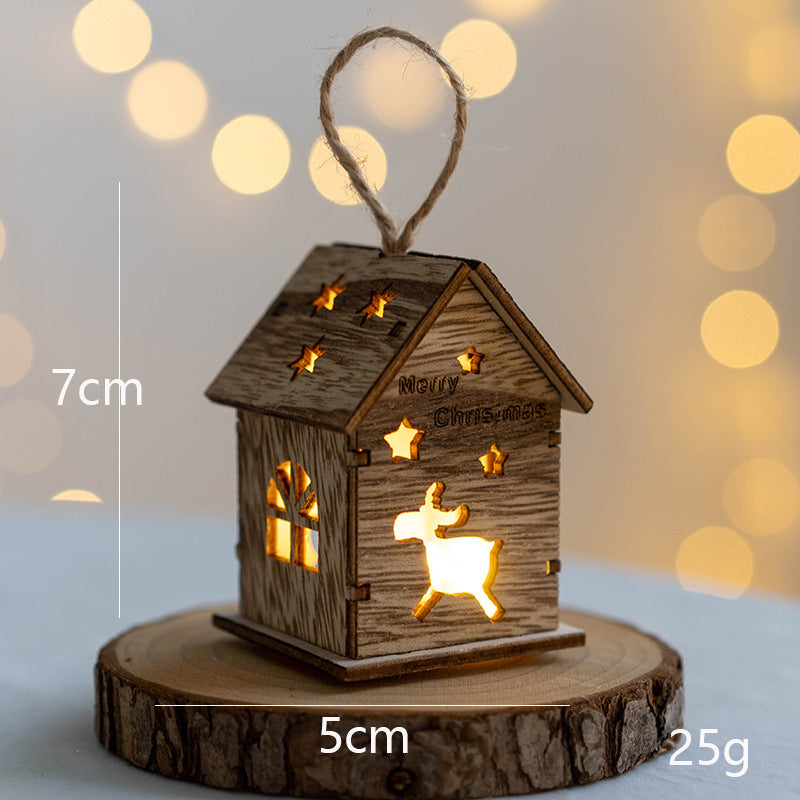 Pendentifs de maison en bois en forme de bonhommes de neige, d'élans et de flocons de neige lumineux en vrac, ornements lumineux suspendus, décoration d'arbre de Noël, vente en gros