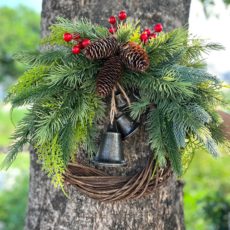 Bulk Natural Rattan Pine Cones Wreath with Bell Christmas Ornament for Front Door Farmhouse Wall Hanging Indoor Outdoor Home Decor Wholesale