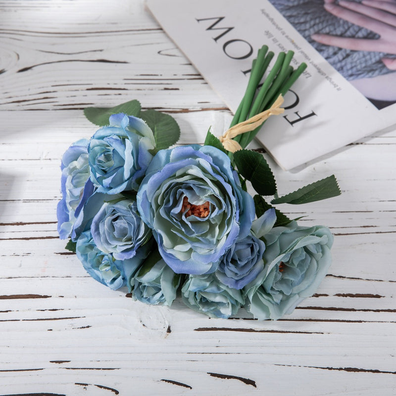 Bouquet de pivoines bleu royal dégradé en vrac, composition florale en gros 