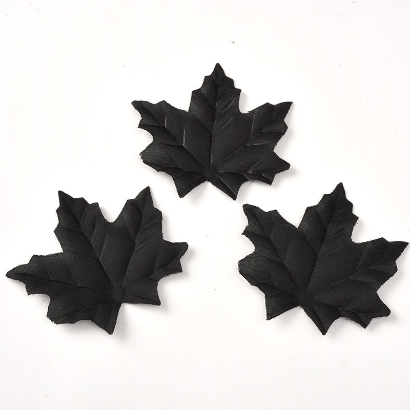 Lot de 500 feuilles d'érable noires en vrac pour centres de table d'Halloween, présentation et emballage de gâteaux, vente en gros 