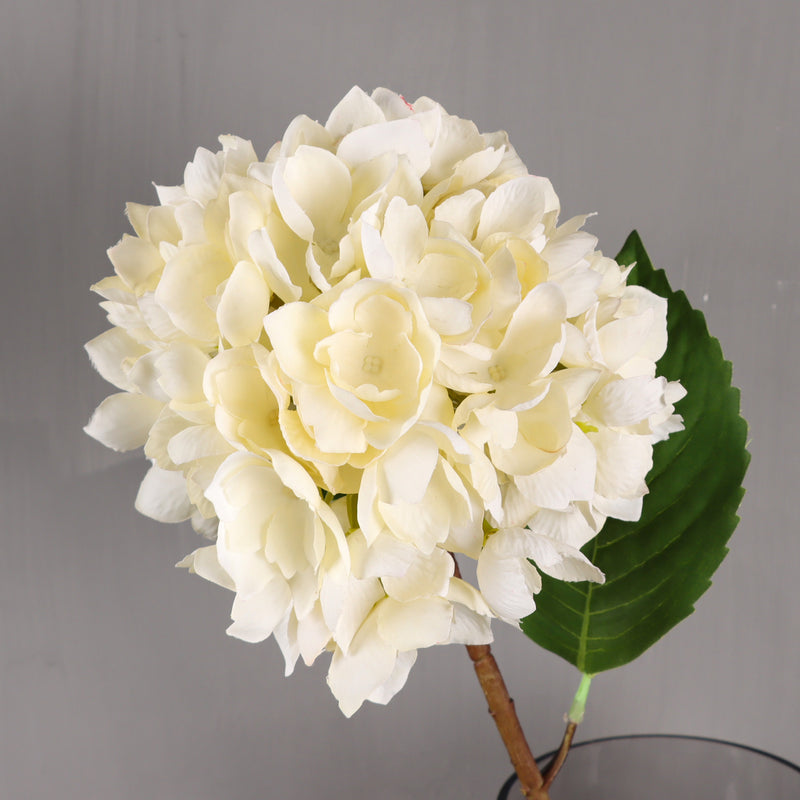 Fleurs d'hortensia en soie en vrac avec tiges et feuilles pour la décoration de table de fête de mariage à domicile en gros