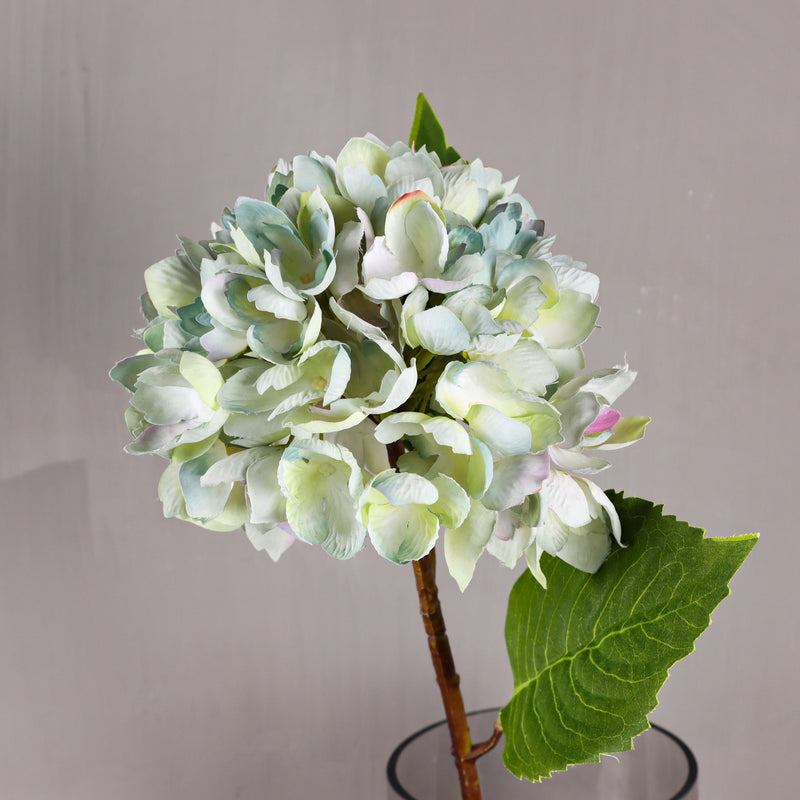 Fleurs d'hortensia en soie en vrac avec tiges et feuilles pour la décoration de table de fête de mariage à domicile en gros