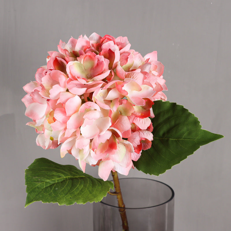 Fleurs d'hortensia en soie en vrac avec tiges et feuilles pour la décoration de table de fête de mariage à domicile en gros