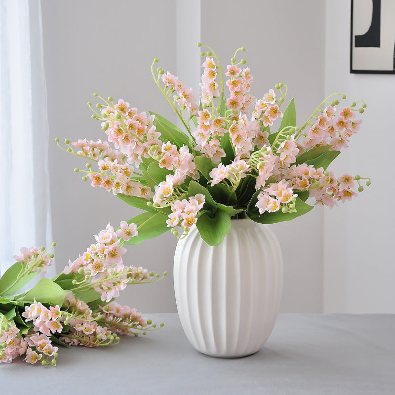 Tiges de muguet en fleurs en vrac de 15,7 pouces Fleurs artificielles en soie en gros 