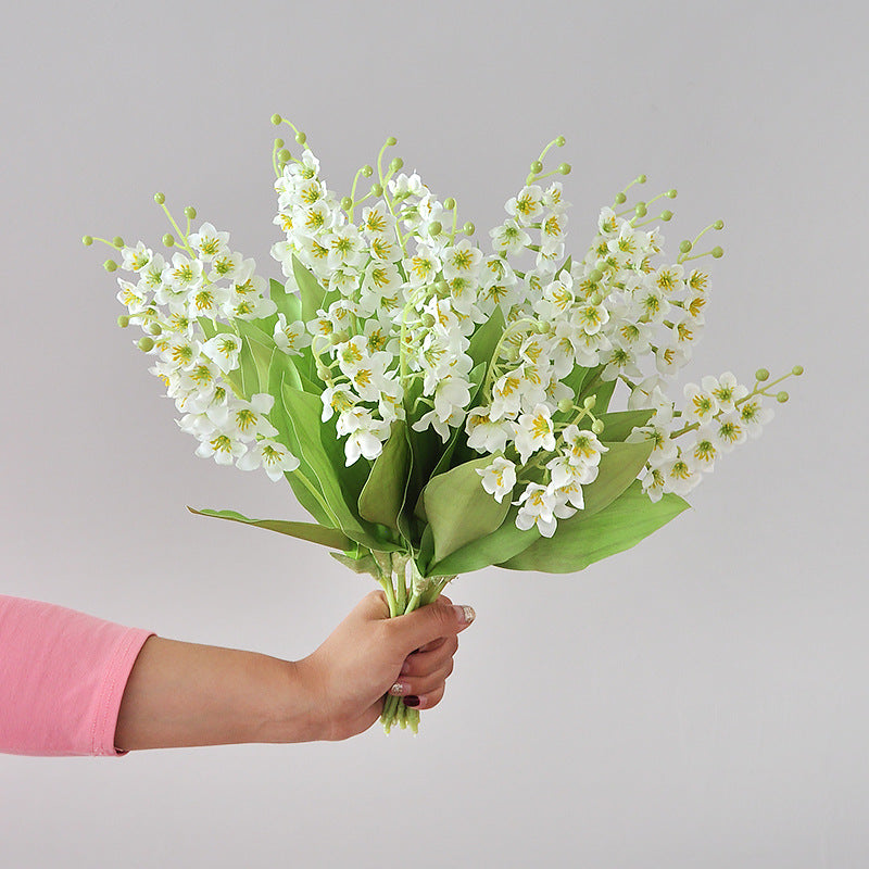 Tiges de muguet en fleurs en vrac de 15,7 pouces Fleurs artificielles en soie en gros 