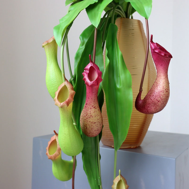 Lot de 2 tiges de plantes artificielles tropicales au toucher réaliste de Nepenthes, vente en gros