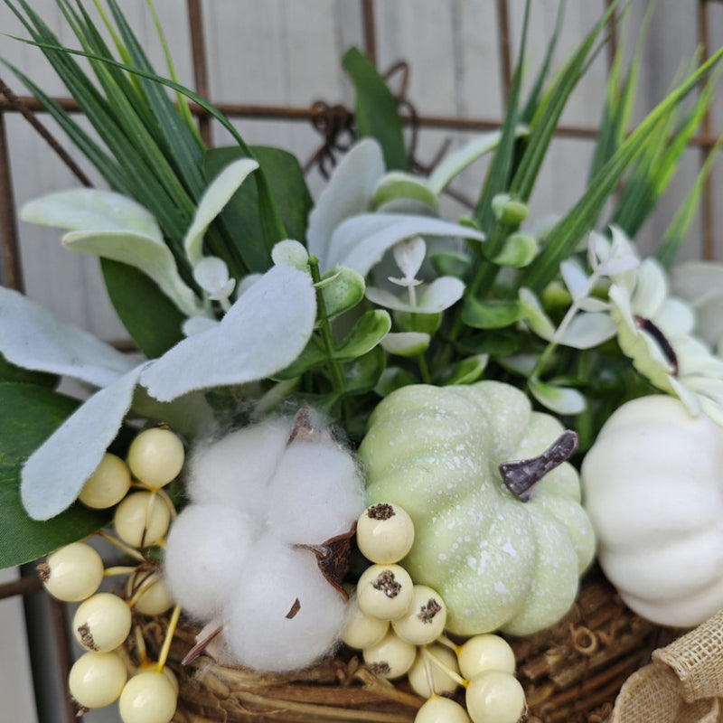 Bulk Artificial Pumpkin Door Hanger Basket Wreath with Berry Greenery Ornament for Front Door Porch Farmhouse Decor Wholesale