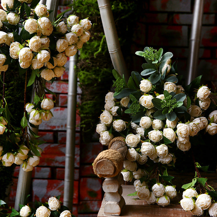 Boutons de roses en vrac de 20 pouces à longues tiges Fleurs artificielles en soie en gros 