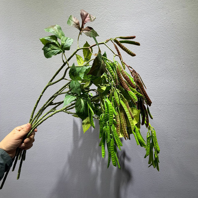 Artificial Pea Pod Bush, Faux Green Pea Vine Stem Spray for Wedding Aisle Decor, Floral Arrangements & Home Decor