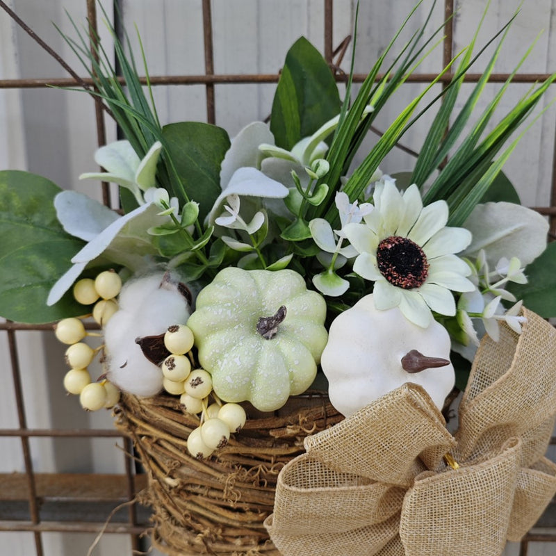 Bulk Artificial Pumpkin Door Hanger Basket Wreath with Berry Greenery Ornament for Front Door Porch Farmhouse Decor Wholesale