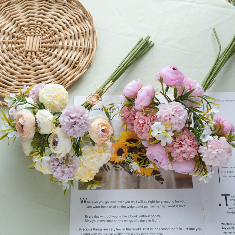 Bouquet de renoncules en vrac de 12 pouces de hauteur mélangé avec des fleurs de boule de neige en gros