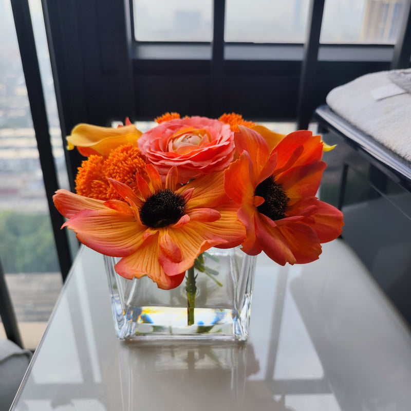 Centre de table en fleur de lys calla, Cosmo, Ranunculus, ambiance festive, toucher réel, vente en gros