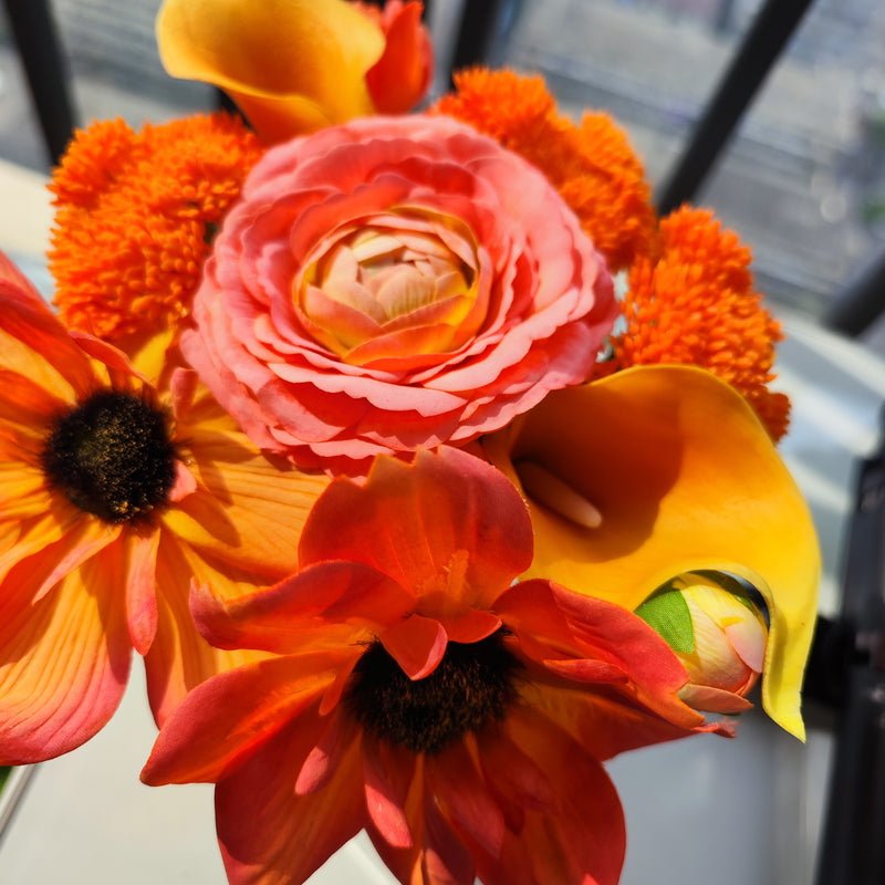 Centre de table en fleur de lys calla, Cosmo, Ranunculus, ambiance festive, toucher réel, vente en gros
