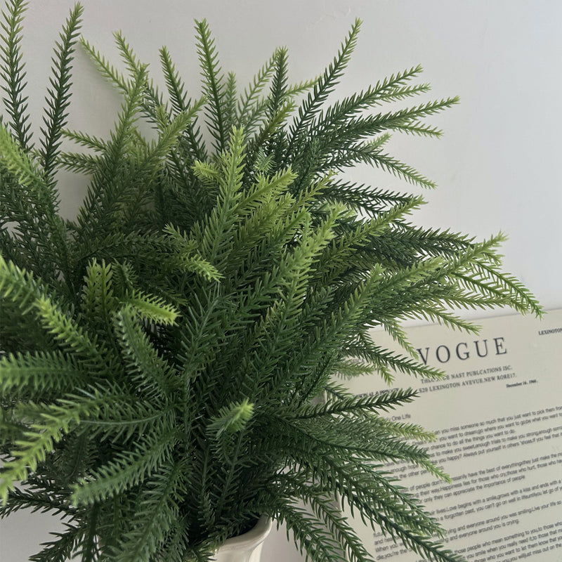 Branches de pin Norfolk artificielles au toucher réaliste, lot de 2 tailles, plantes vertes de Noël, vente en gros