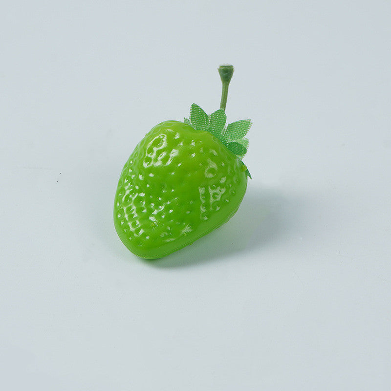 Bulk Artificial Strawberries Lifelike Plastic Fake Fruit Decoration for Home Kitchen Party Photography Props Wholesale