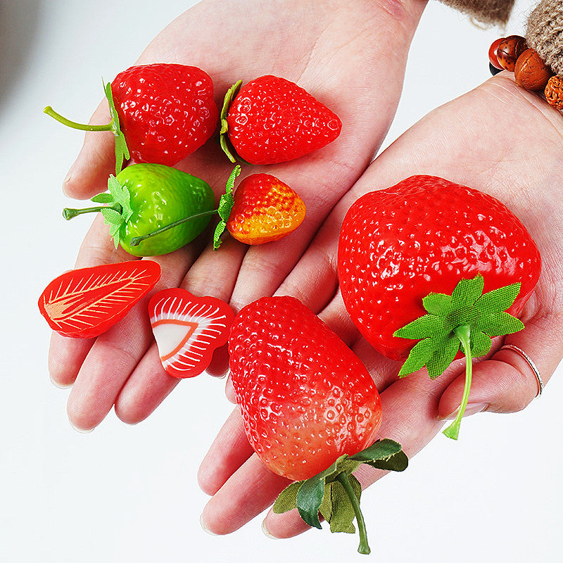 Bulk Artificial Strawberries Lifelike Plastic Fake Fruit Decoration for Home Kitchen Party Photography Props Wholesale