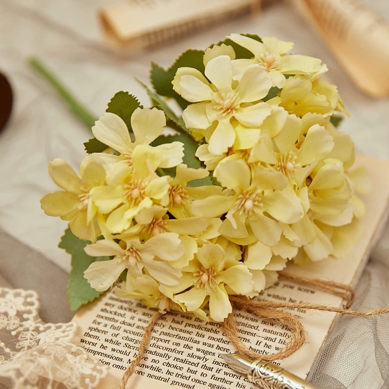 10.6 Inch Artificial Daisy Flowers - Realistic Fake Daisies for Home Decor, Vase Arrangements