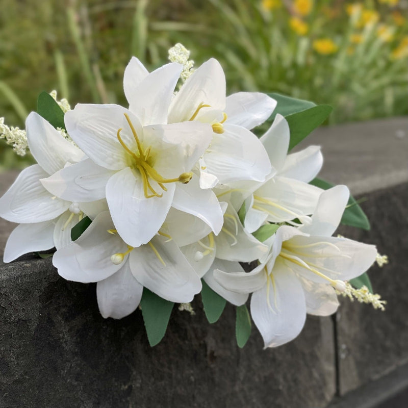 A granel 13 "2 uds ramo de lirios artificiales centros de mesa arreglo flores de seda al por mayor 
