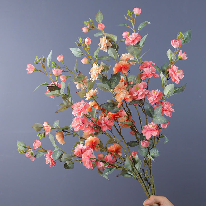 Tiges de camélia extra longues en vrac Branches de pulvérisation Fleurs en soie Artificielles en gros