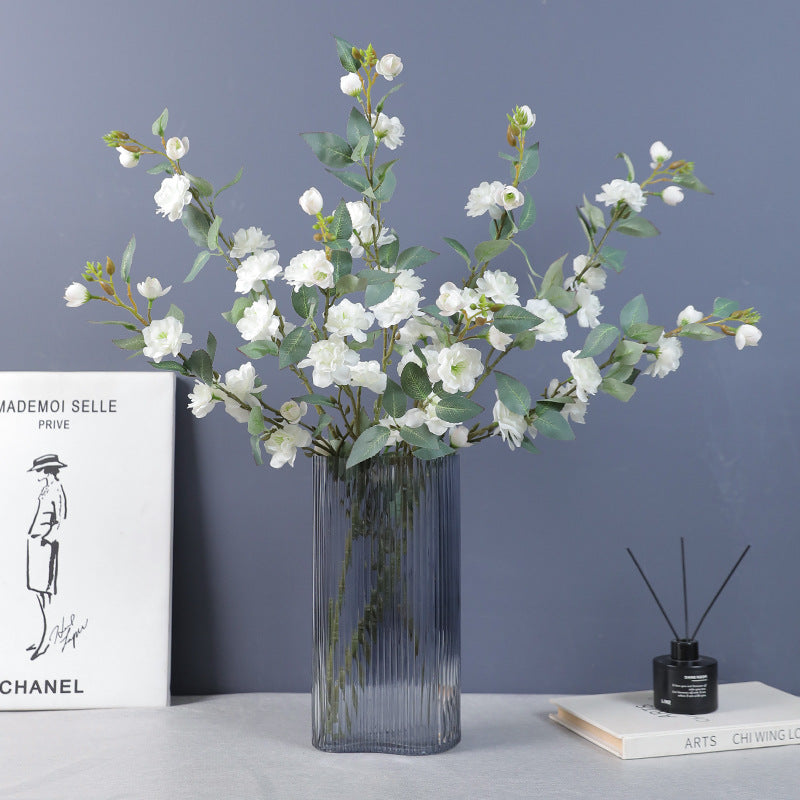 Tiges de camélia extra longues en vrac Branches de pulvérisation Fleurs en soie Artificielles en gros