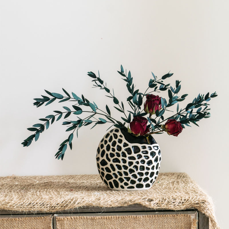 Bulk Exclusive Small Dried Flowers Rose Eucalyptus in Vase for Fall Home Kitchen Thanksgiving Table Centerpieces Festival Decor Wholesale