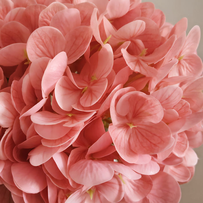 Bulk Real Touch Artificial Hydrangea Arrangement in Glass Vase with Faux Clear Water Wholesale