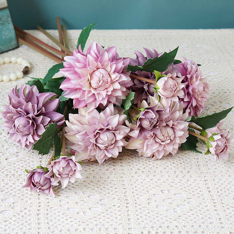 Tiges de dahlia d'automne en vrac 21" Fleurs violettes Décoration d'automne artificielle en gros