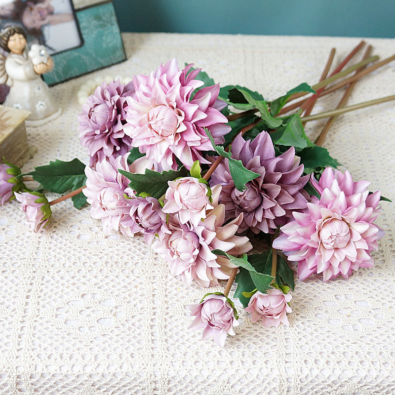 Tiges de dahlia d'automne en vrac 21" Fleurs violettes Décoration d'automne artificielle en gros