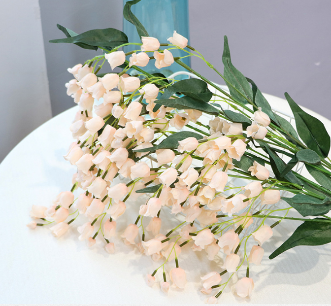 A granel 39 "lirio de los valles orquídeas colgantes tallo largo flores de seda artificiales al por mayor 