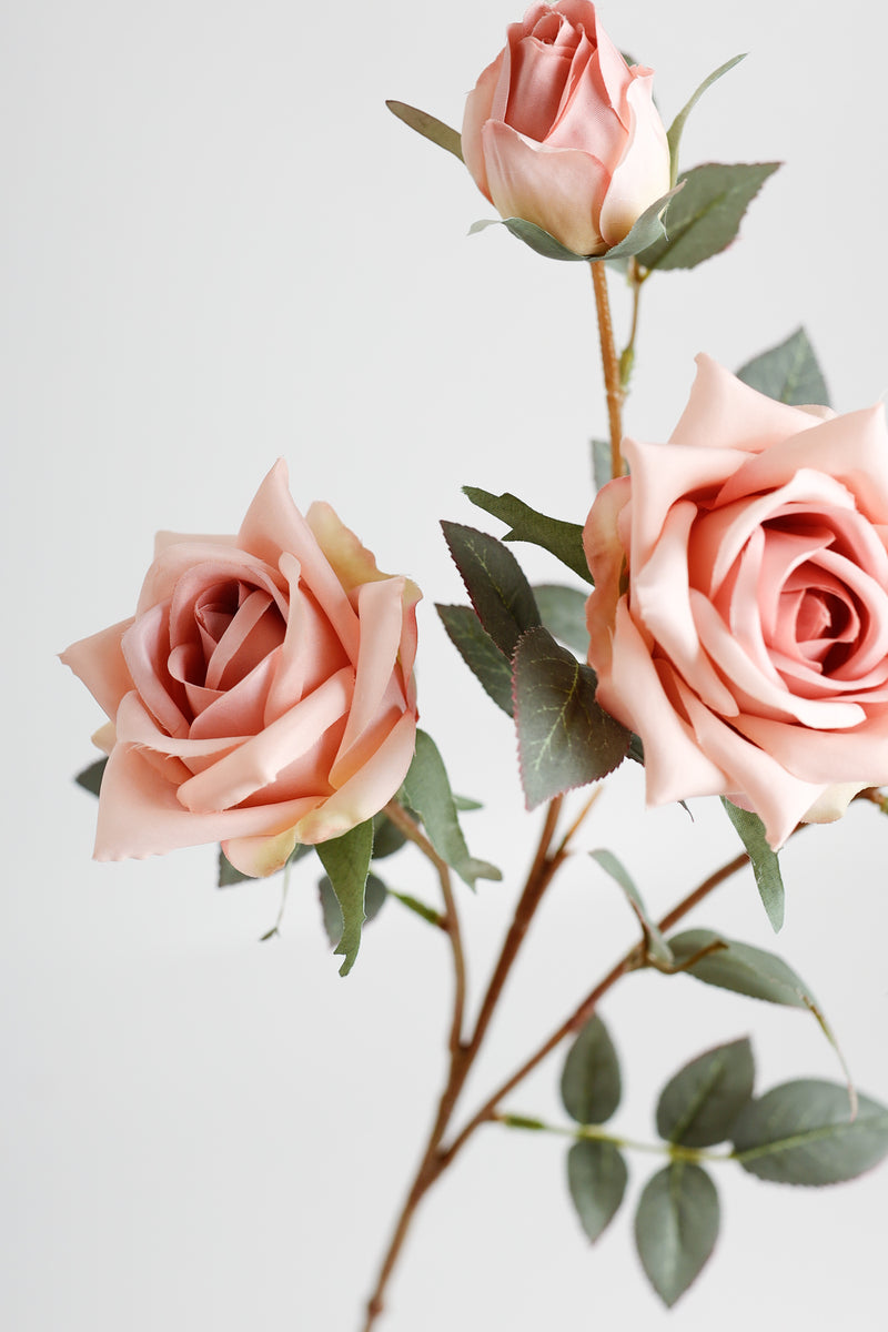 Venta al por mayor de flores artificiales de seda con tallo de rosa de 25 "a granel