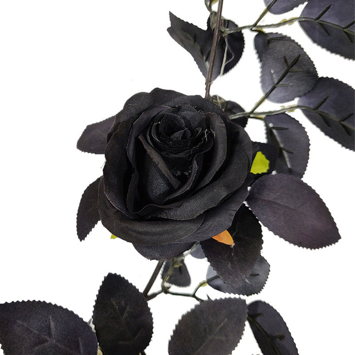 Venta al por mayor Artificial Black Rose Leaf Golden Berry Vine Galand Halloween Hanging Vine Rattan Ornament 70 pulgadas 
